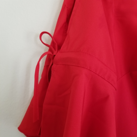 RED BLOUSE WITH BELL TIE SLEEVES - Picture 5 of 7